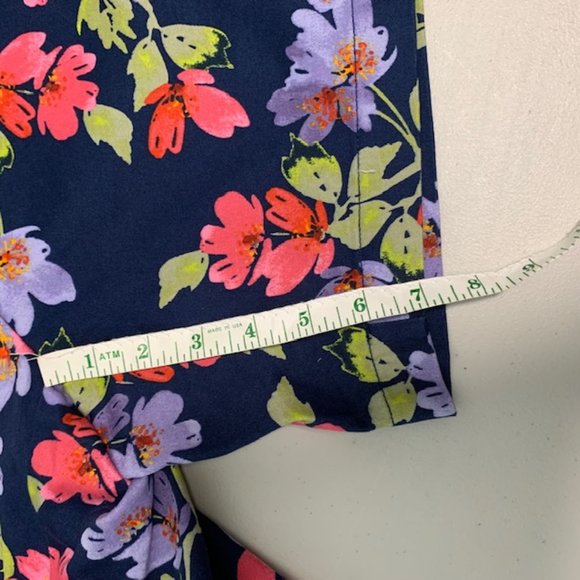Land's End Mid Rise Floral Shorts size 6 - Picture 8 of 8